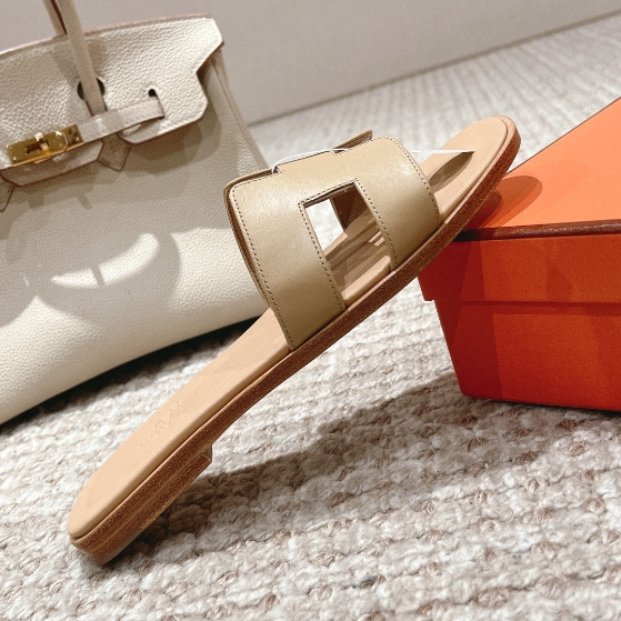 Hermes-Horan Slippers
