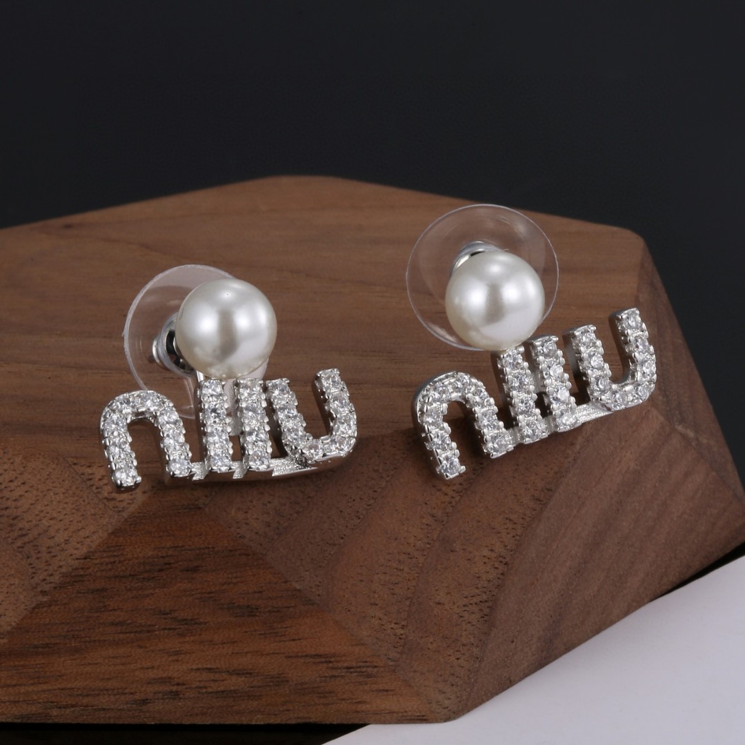 MIU MIU-Pearl letter earrings