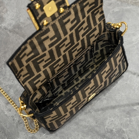 Fendi-Baguette Shoulder Tote Bag