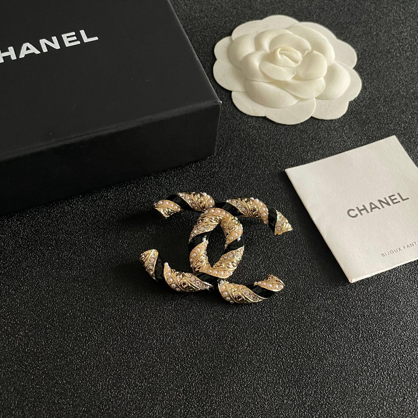 Chanel - Brooch