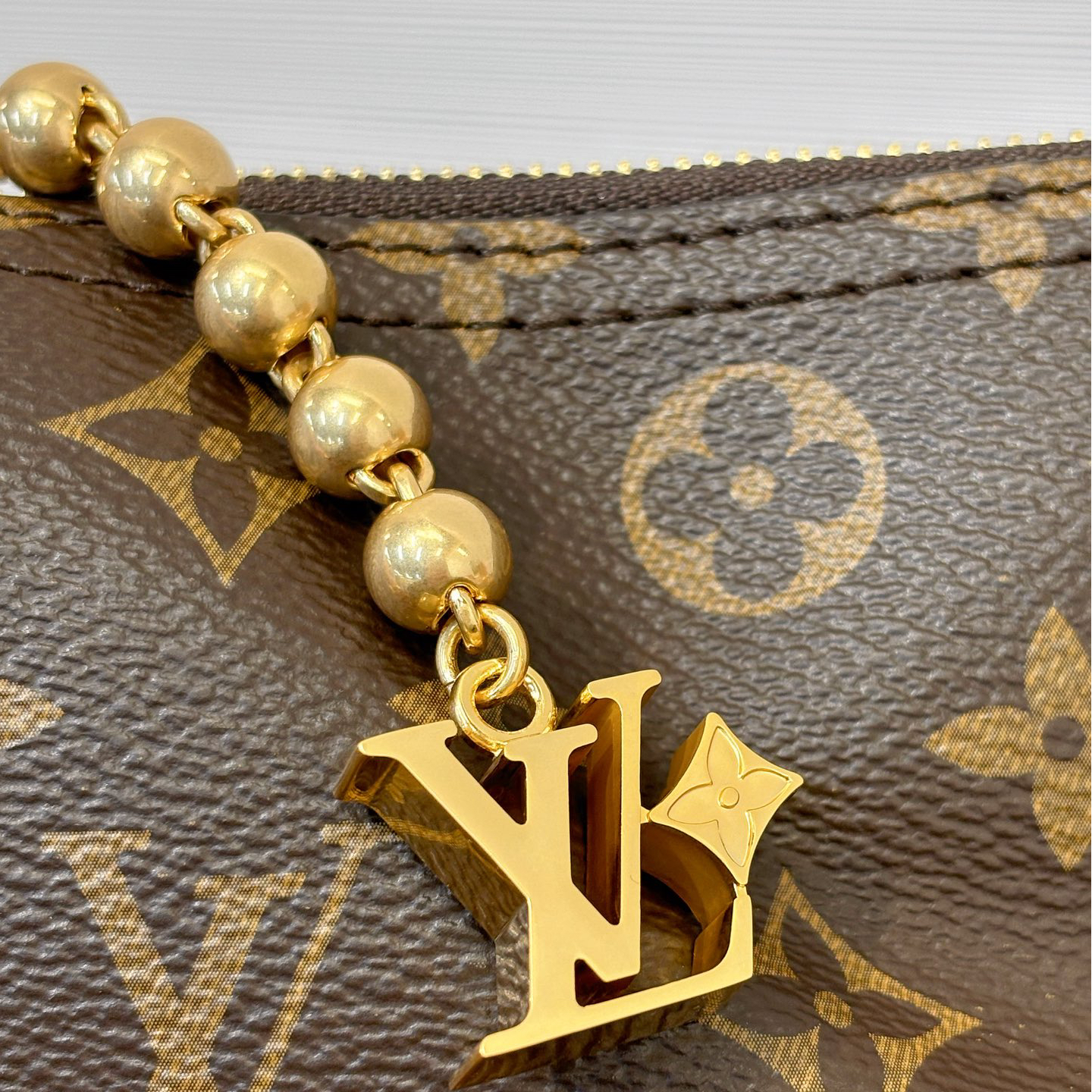 LOUIS VUITTON - LV Vagabond Hobo handbag