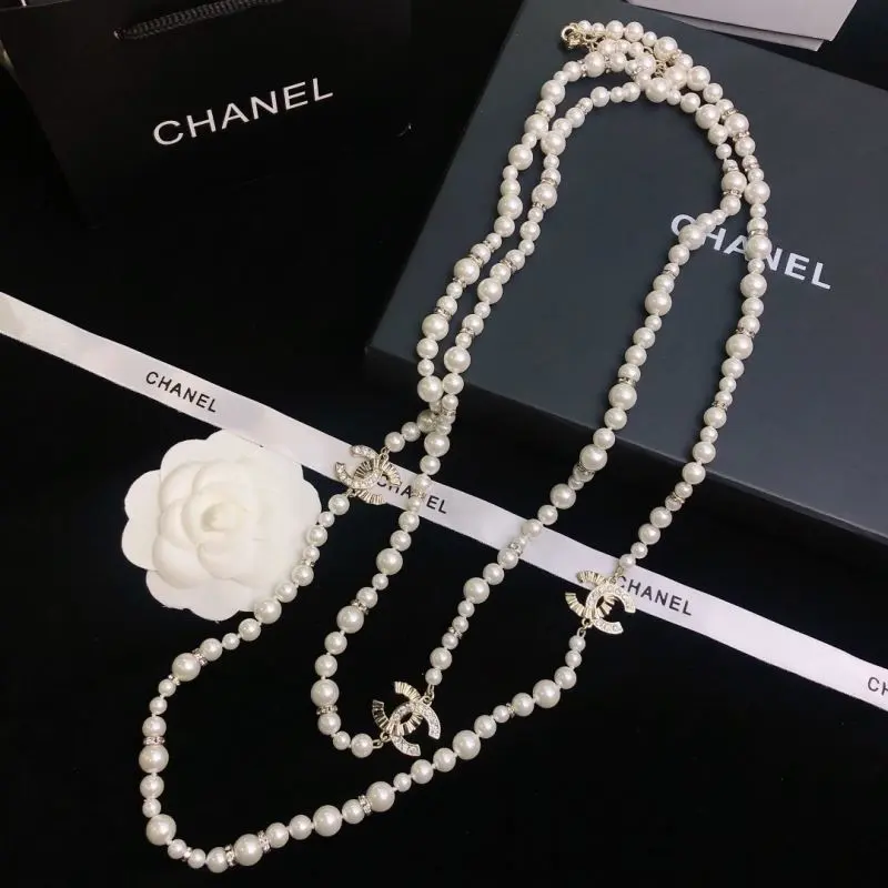 Chanel-Pearl Chain