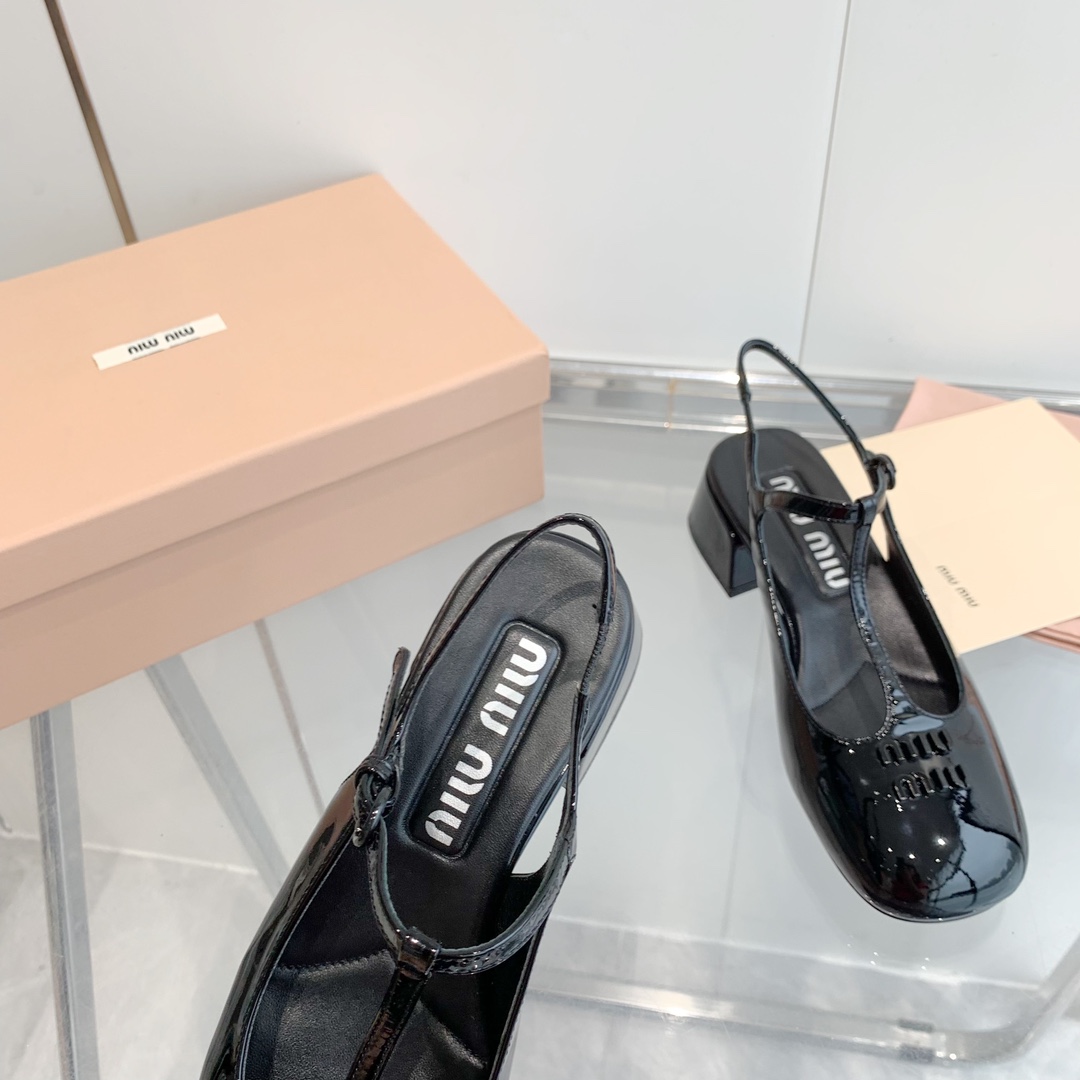 MiuMiu-Spring/Summer Square Head Thick Heel Shoes