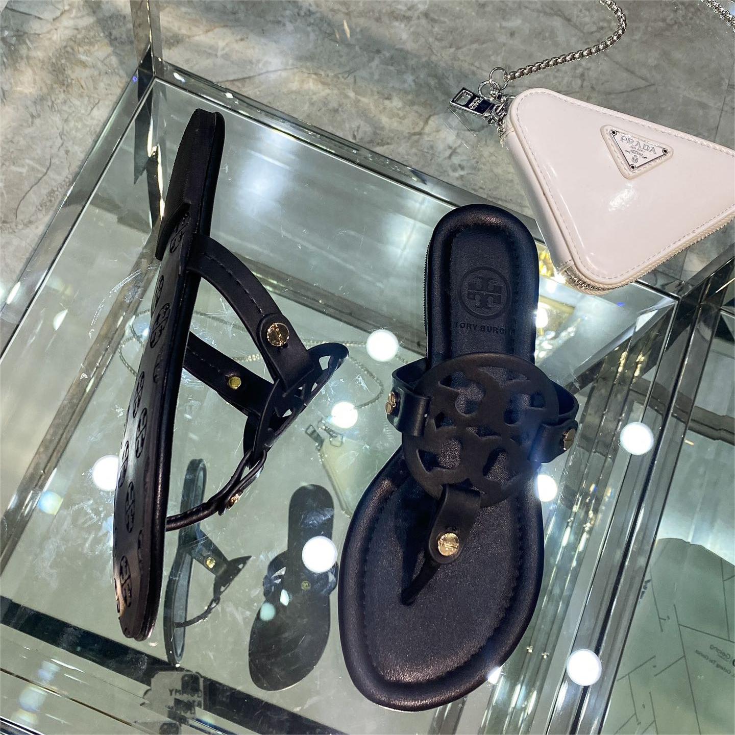 Tory Burch-Flat toed sandals