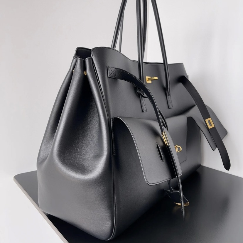 Balenciaga- BEL AIR Cowhide Leather Shoulder Crossbody Handbagndbag