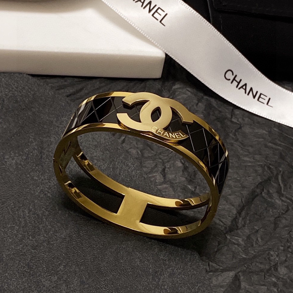 CHANEL - Wide Diamond Grid Bracelet