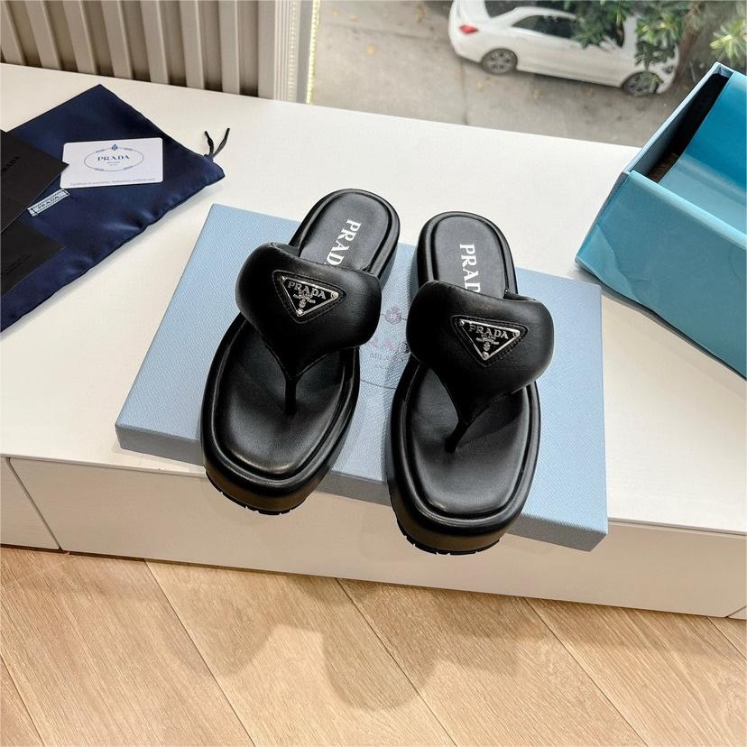 Prada-Soft soled leather flip flops sandals
