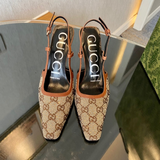 Gucci-Middle Aged Rhinestone Mesh Sheepskin Sandals