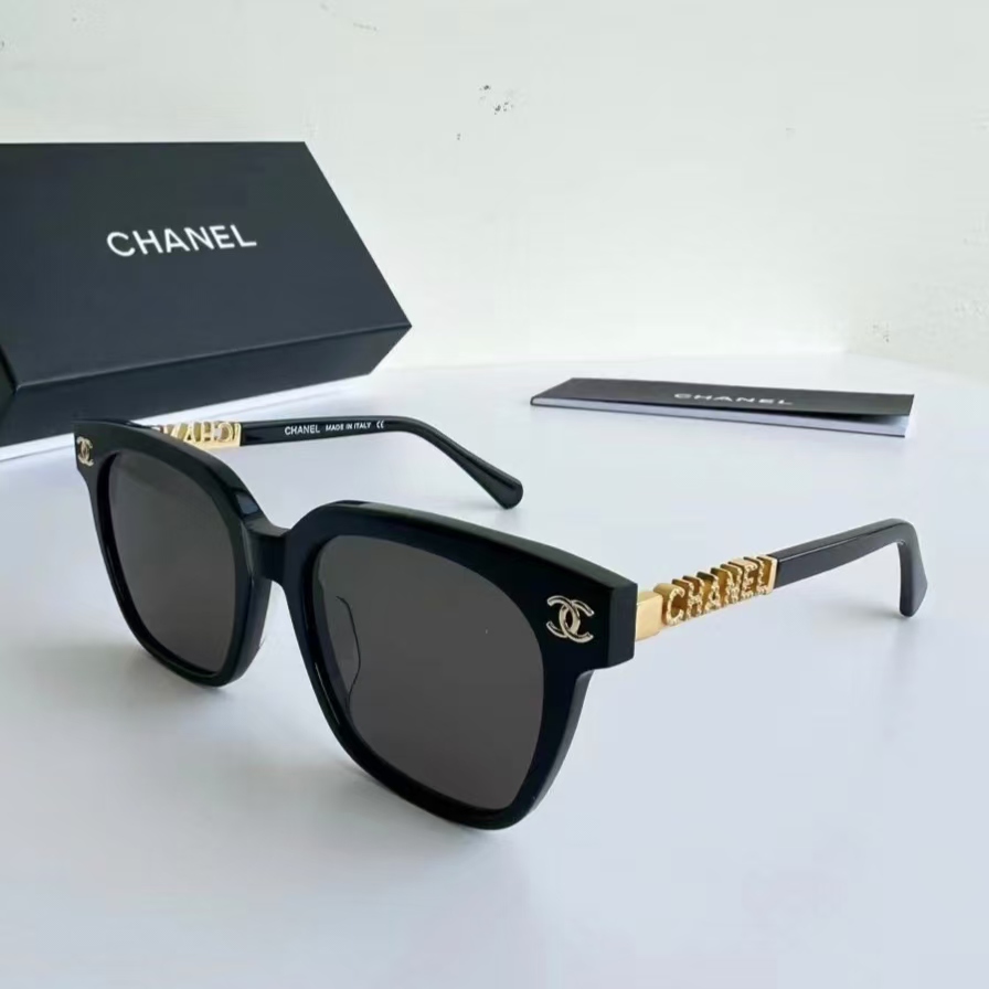 CHANEL-Square Frame Sunglasses