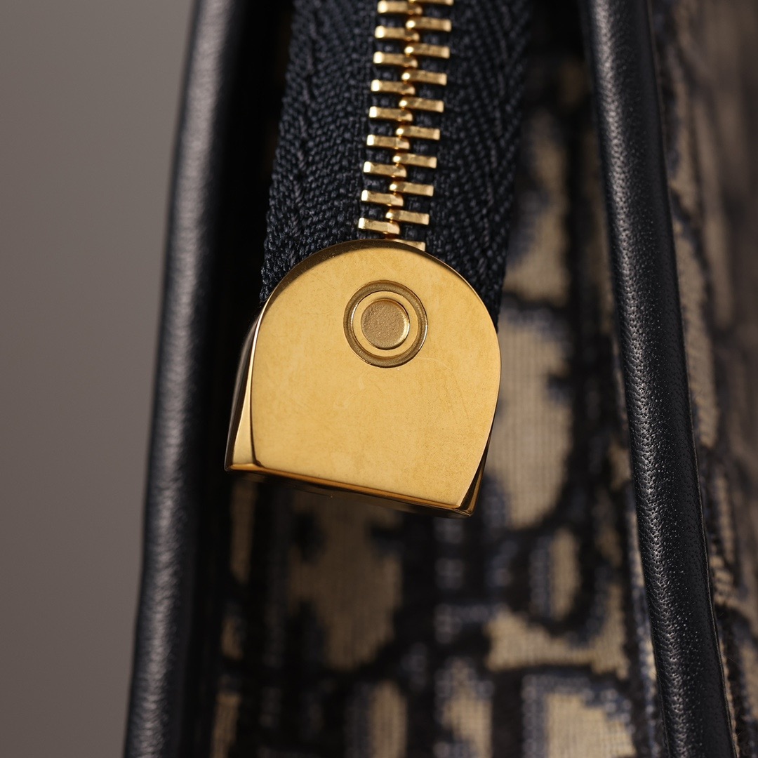 DIOR-30 Montaigne Handbag