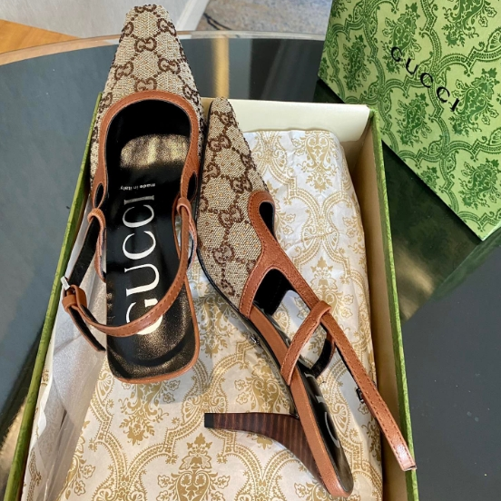 Gucci-Middle Aged Rhinestone Mesh Sheepskin Sandals