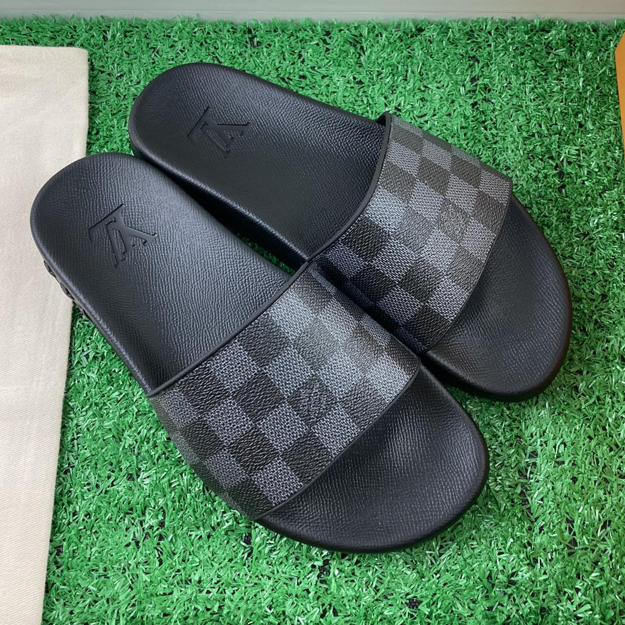 LOUIS VUITTON -Waterfront MULE BLACK Rubber Slide Sandals