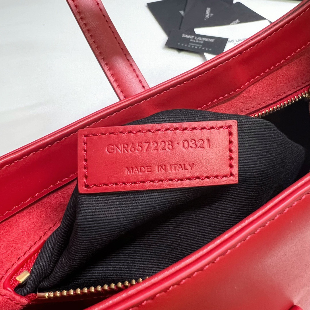 YSL-Le5A7 plain underarm bag