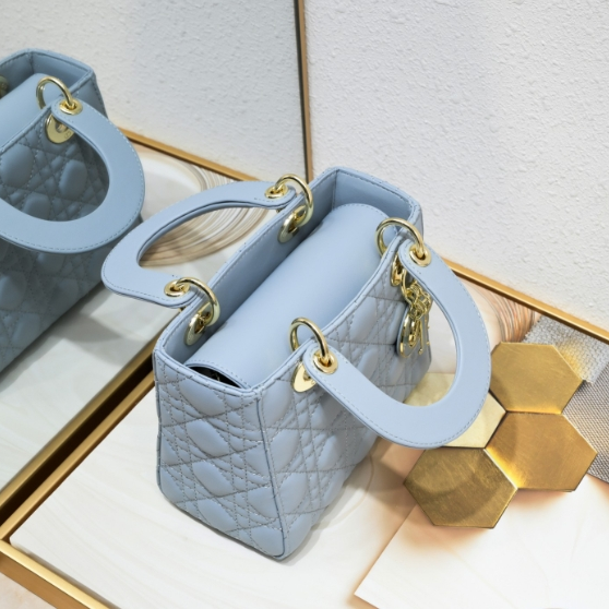 Dior-Four Grid Sheepskin Enamel Buckle Daifei bag