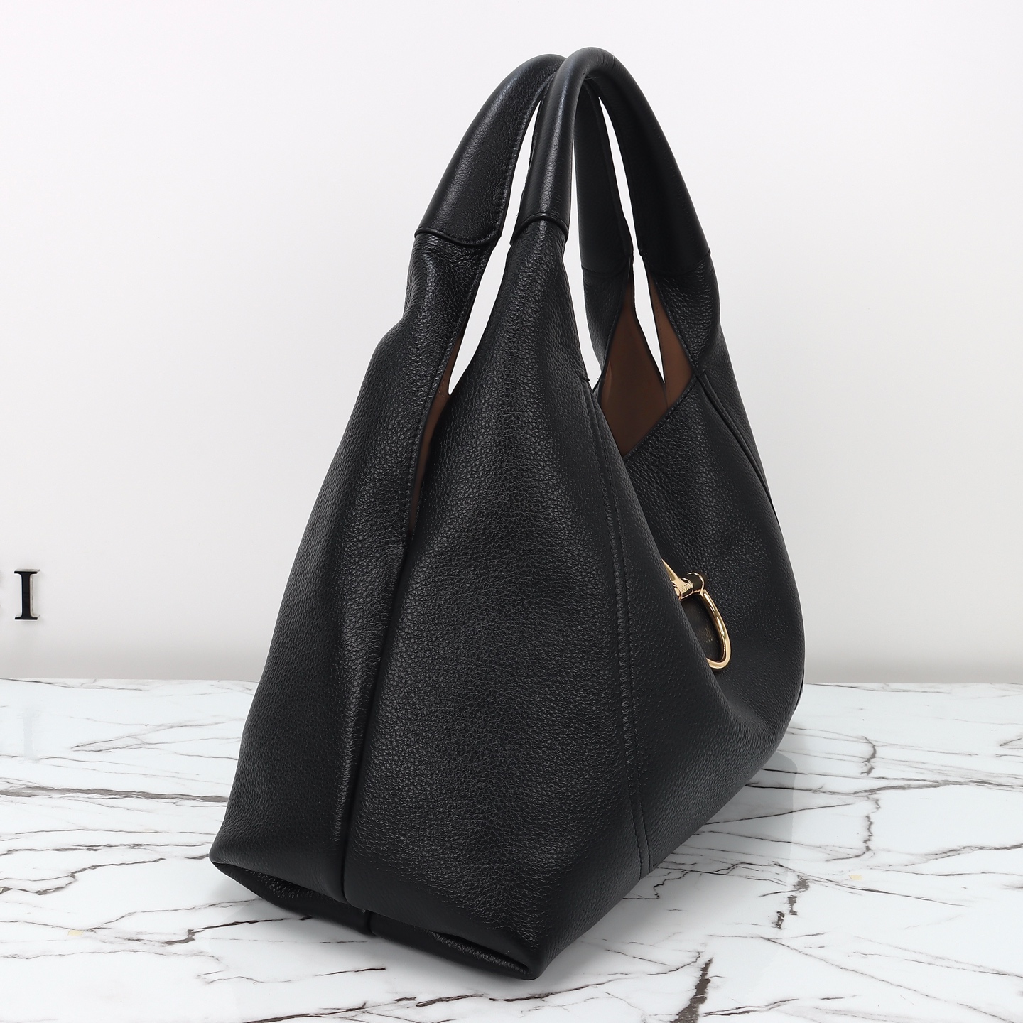 Gucci- Softbit series semi horseneck buckle leather bag