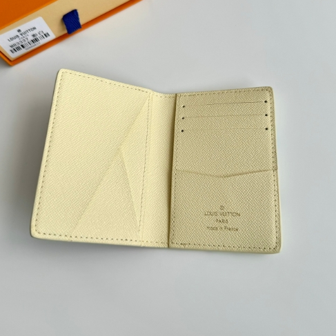 LV-Pocket Wallet Card Compartment