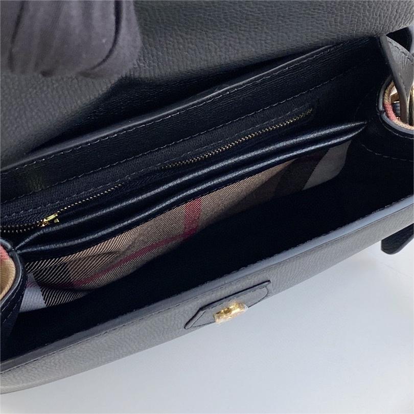 Burberry-Refined house plaid cutting piece