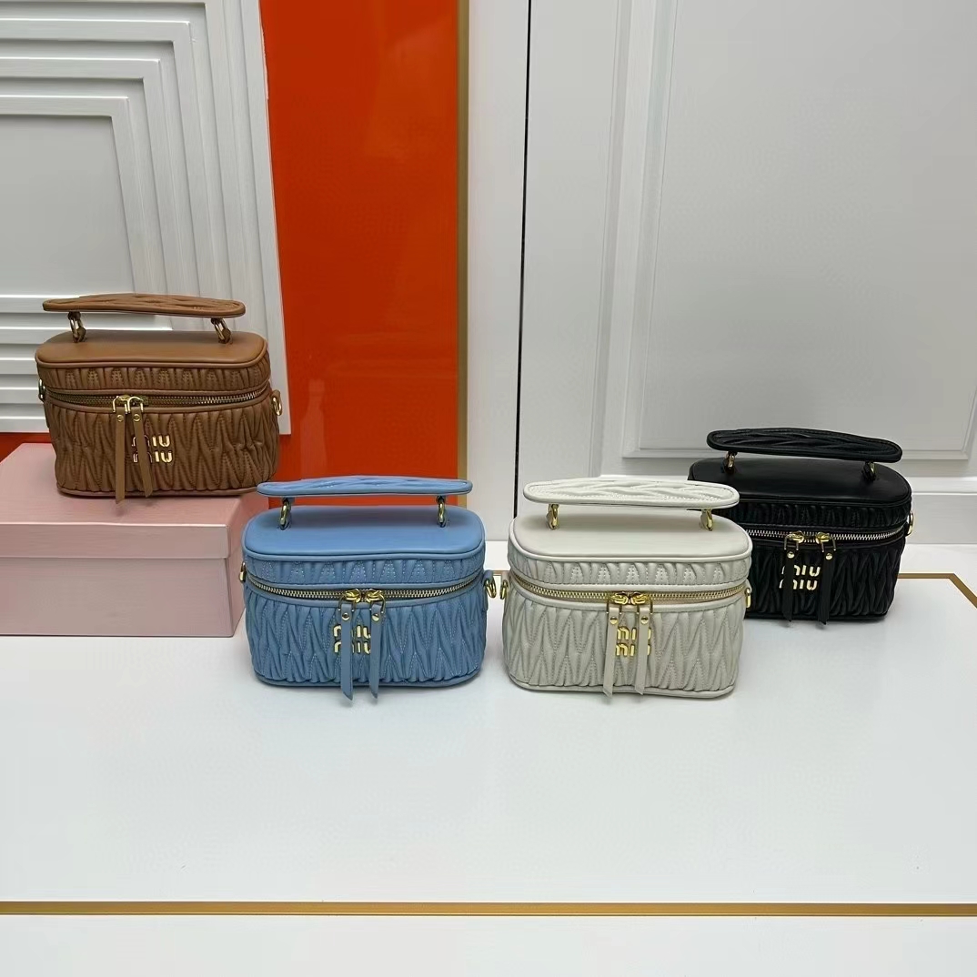 MIU MIU-Makeup bag and handbag matelasse