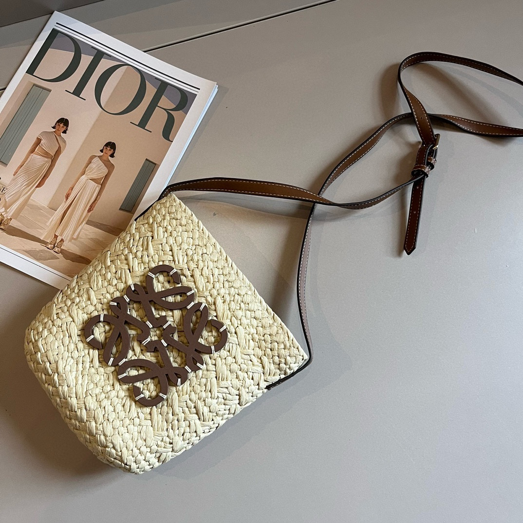 LOEWE-Summer Straw Bags