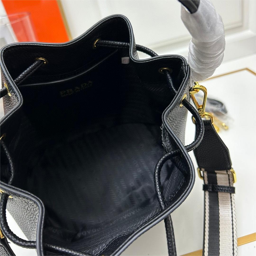 Prada-Calfskin lychee pattern