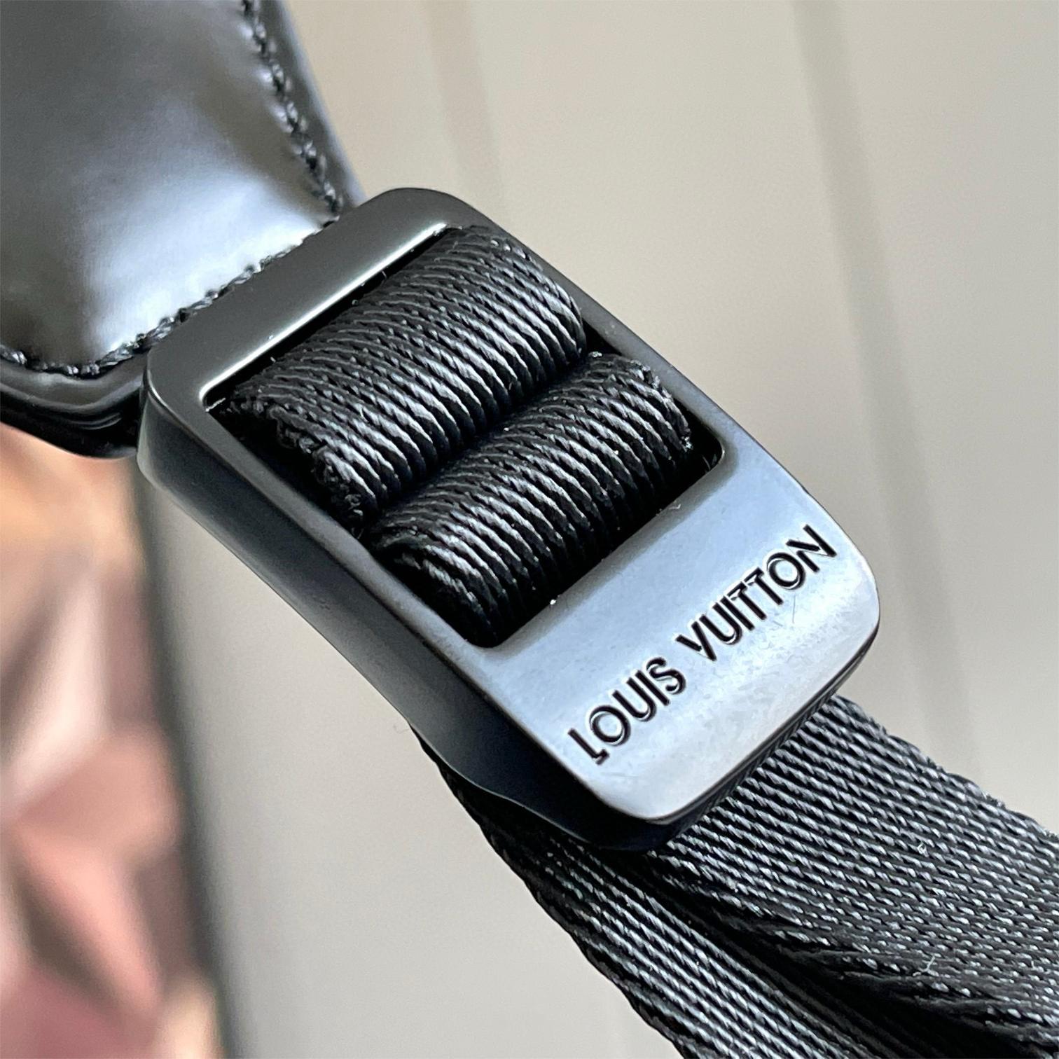 LV-Christopher Monogram Taurillon