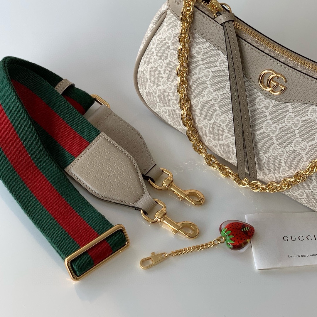 Gucci-ophidia series small strawberry pendant with wide shoulder strap handbag