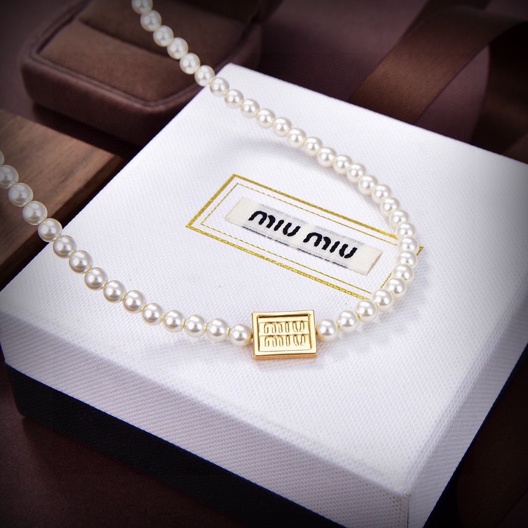 MIU MIU-Pearl necklace made of brass material