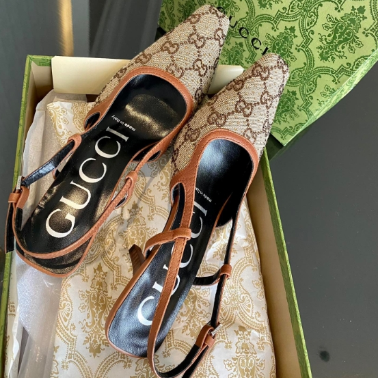 Gucci-Middle Aged Rhinestone Mesh Sheepskin Sandals