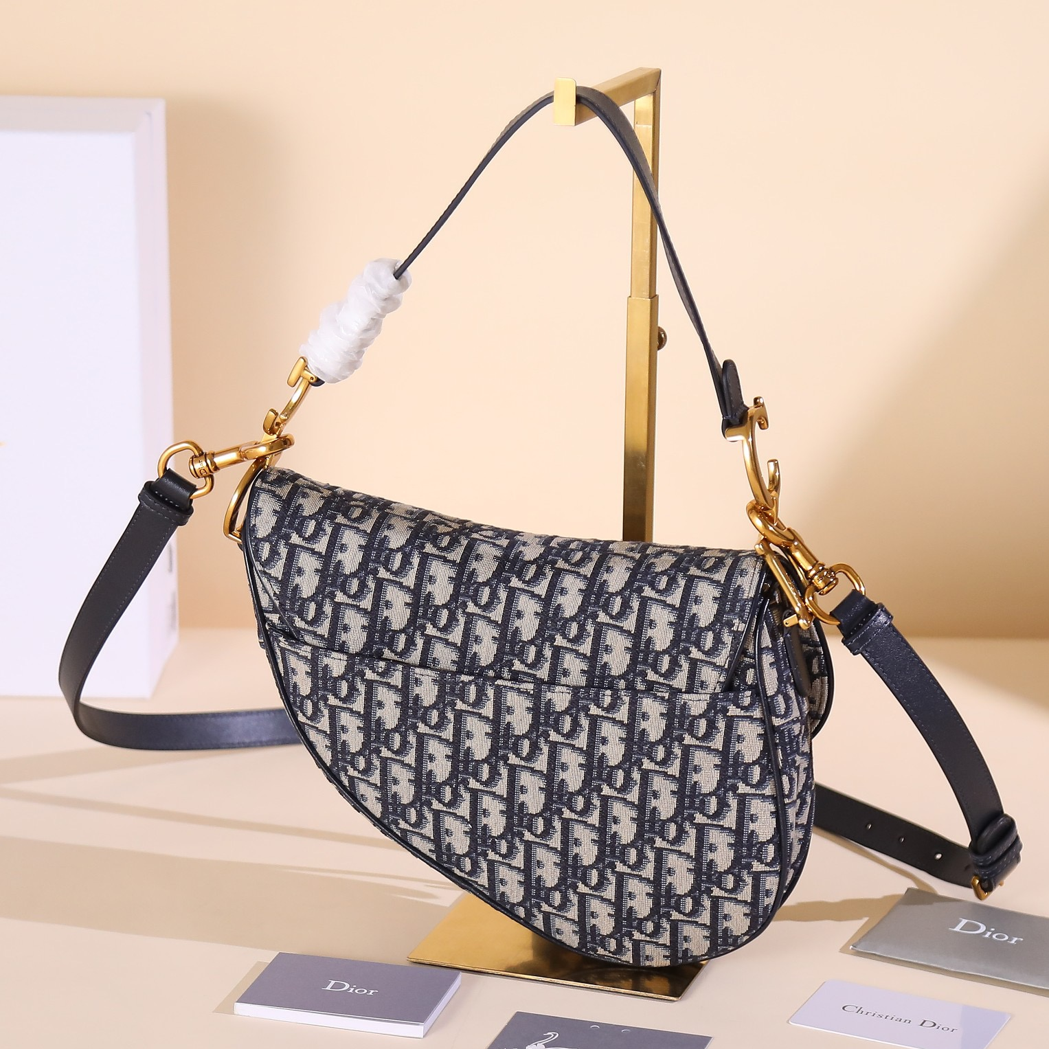 CD-Saddle Classic Saddle Shoulder Crossbody Bag.