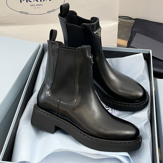 PRADA-Cow leather round toe slip-on Chelsea boots