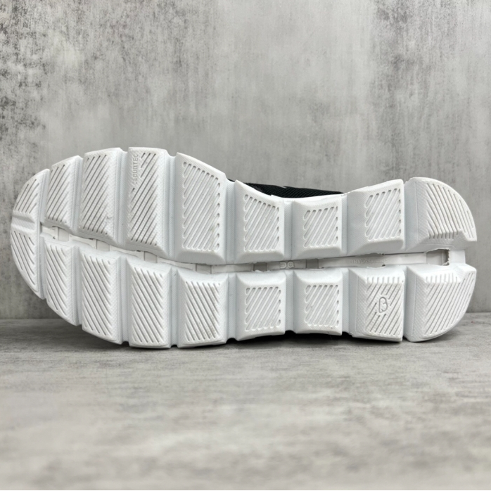 On-Low Cut Sports and Leisure Mesh Shoes