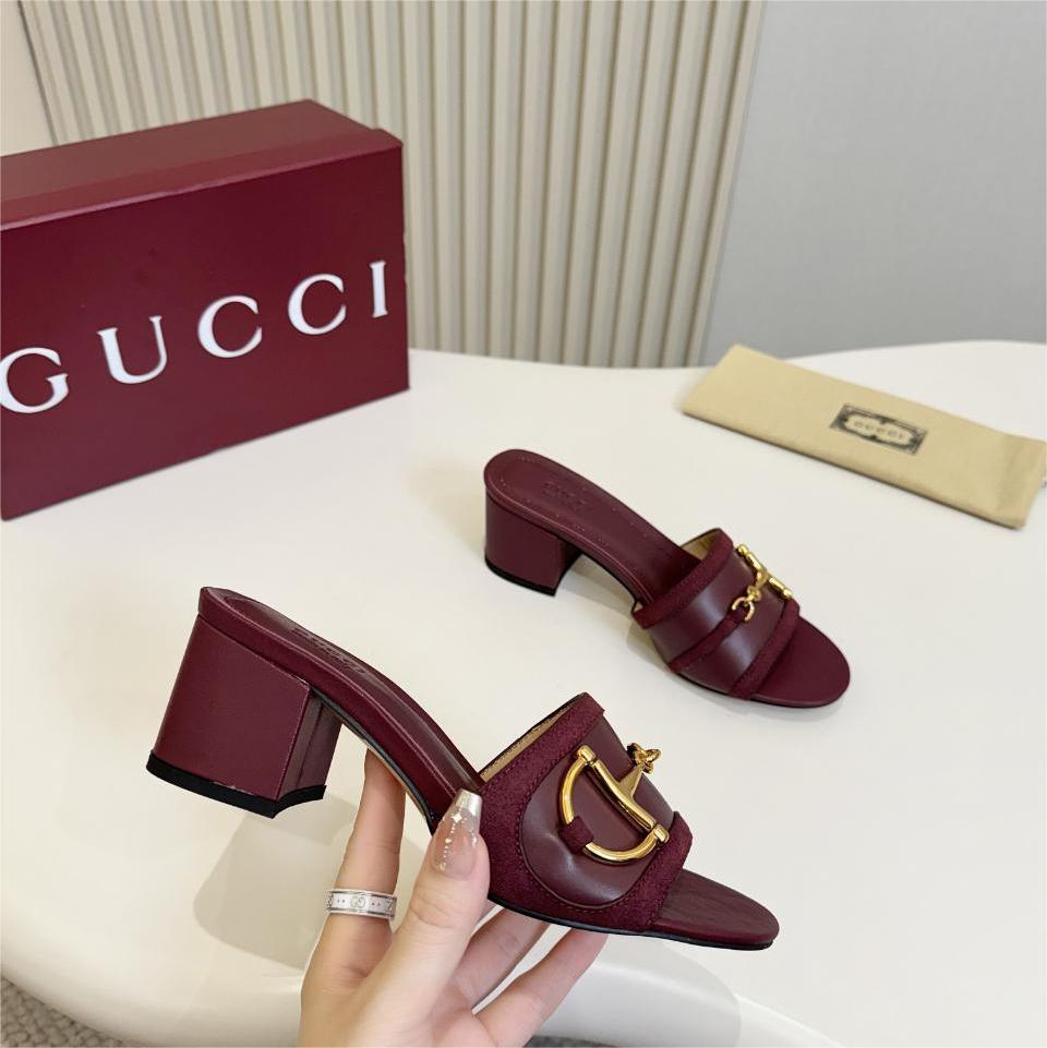 Gucci-Latest D-shaped light gold horse buckle sandals