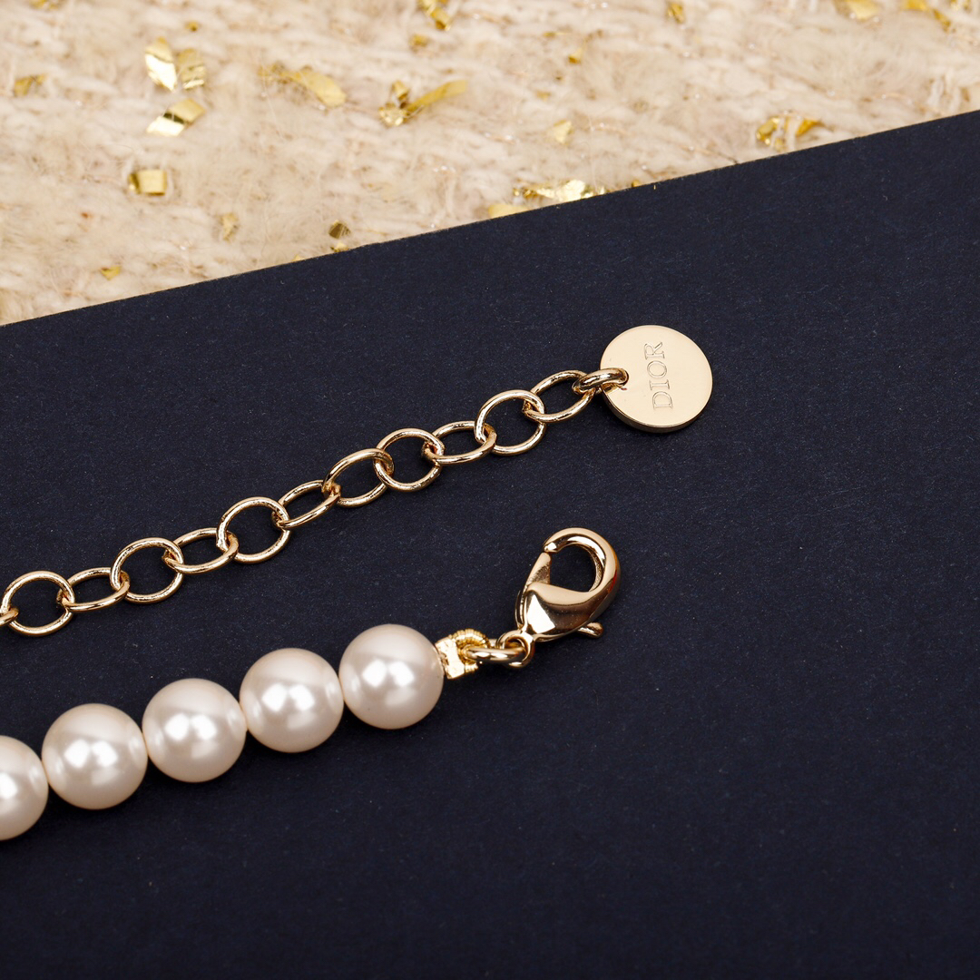 Dior-pearl necklace