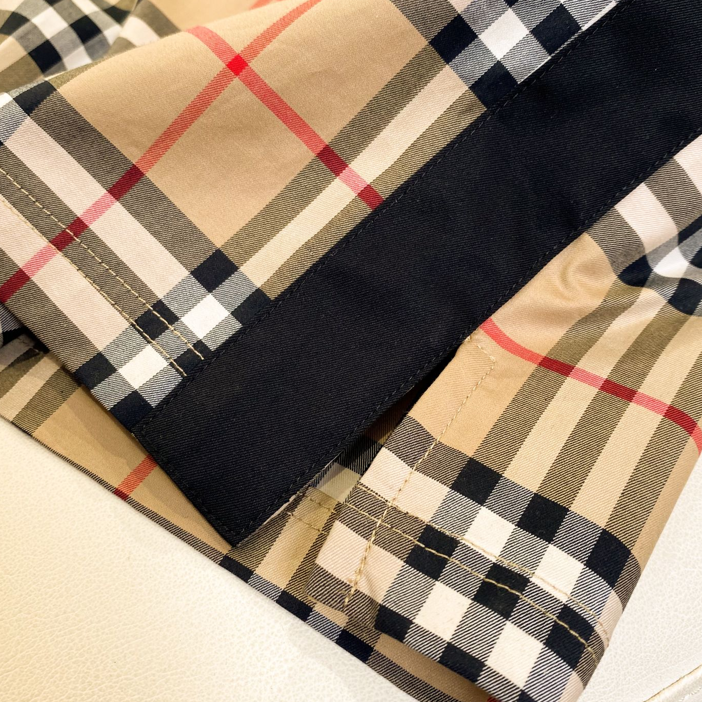 Burberry - Check Print Loose Elastic Waist Straight Cut Shorts