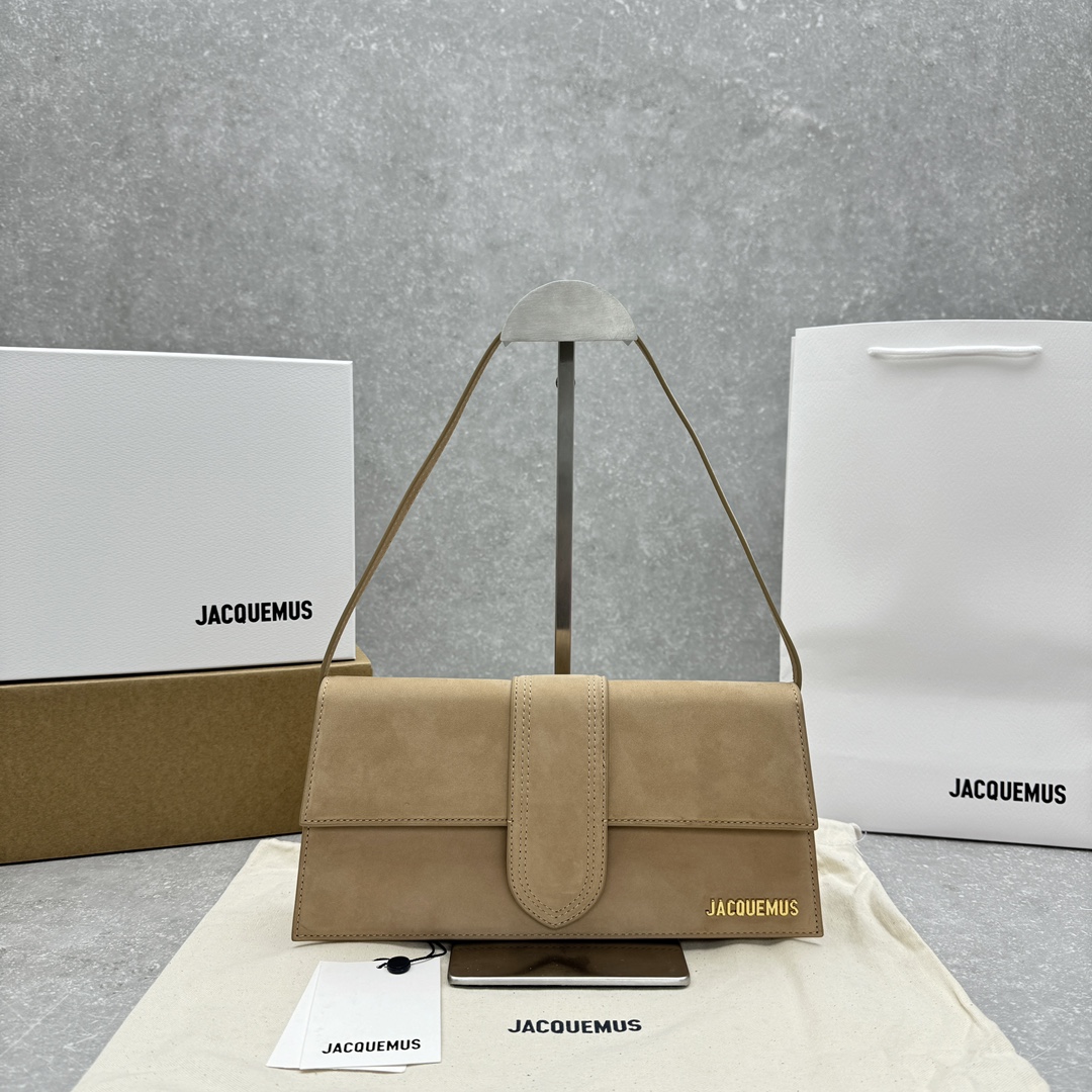 Jacquemu--New shoulder hand-held armpit bag with frosted apricot