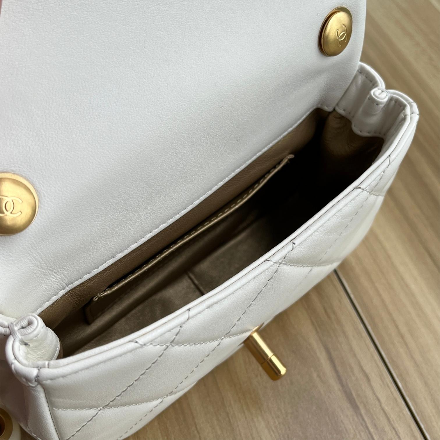 Chanel-Mini cap bag 22b