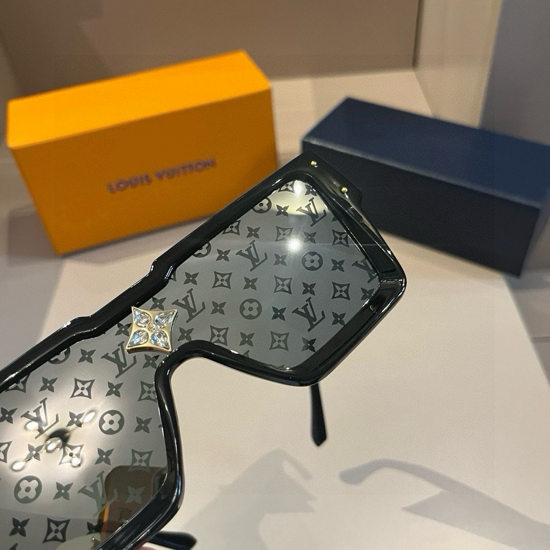 LV-Cyone Series Box Black Frame Sunglasses