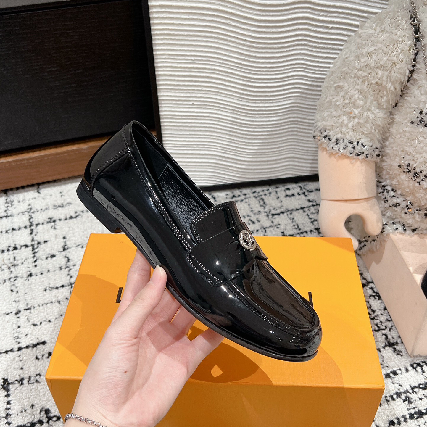 LV-Spring and summer new flat loafers