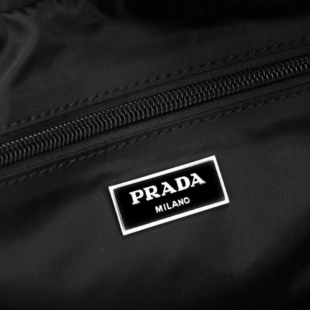 Prada-Flip cover buckle diagonal cross bag