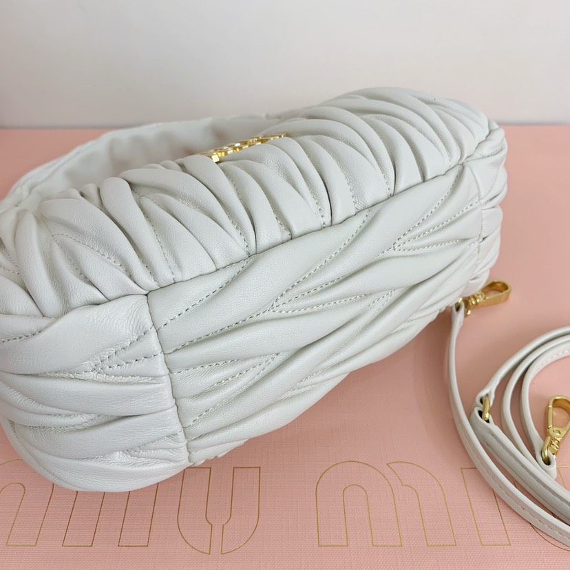 MIU MIU-Wander matelasse Hobo