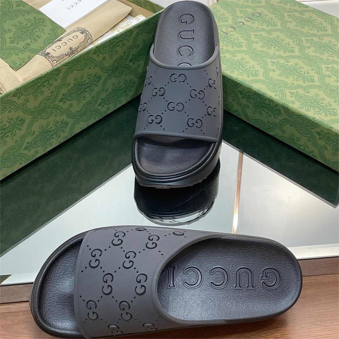 GUCCI-Hollow carved cloud beach lazy sandals