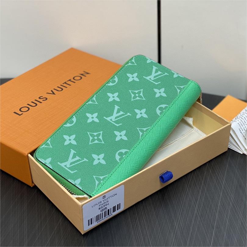 LV-Splicing Ta ï ga leather with monogram eclipse canvas wallet