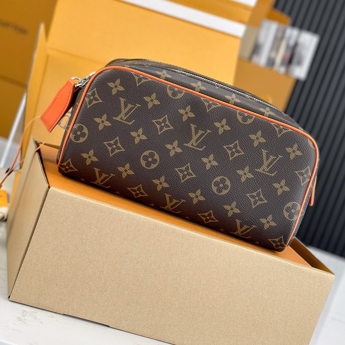 LV- Dopp Kit Zipper Bag