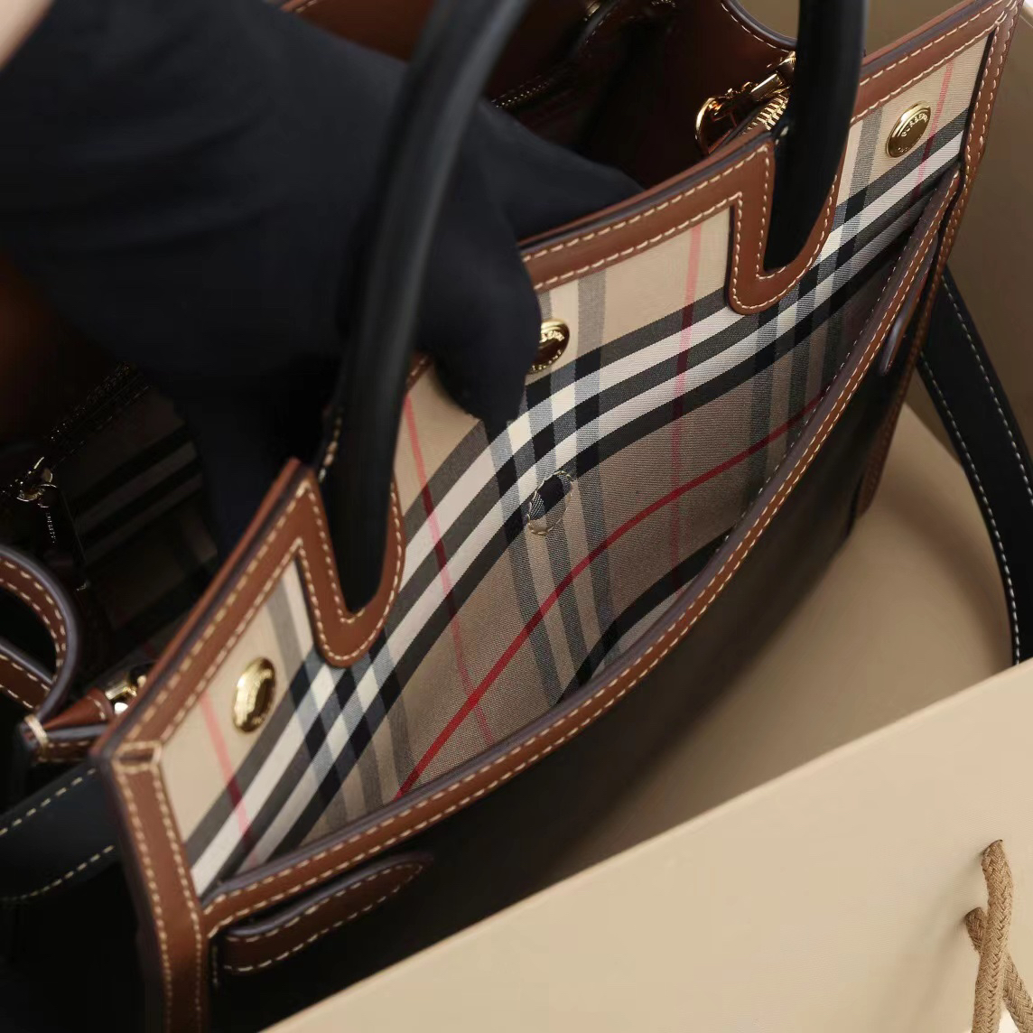 Burberry-Terler handbag