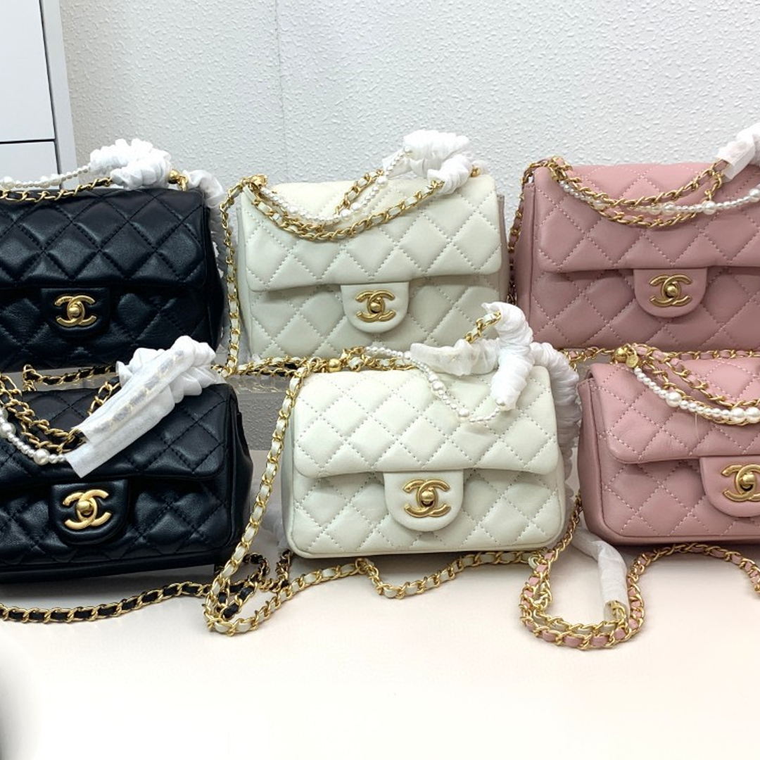 Chanel-Pearl mini handbag