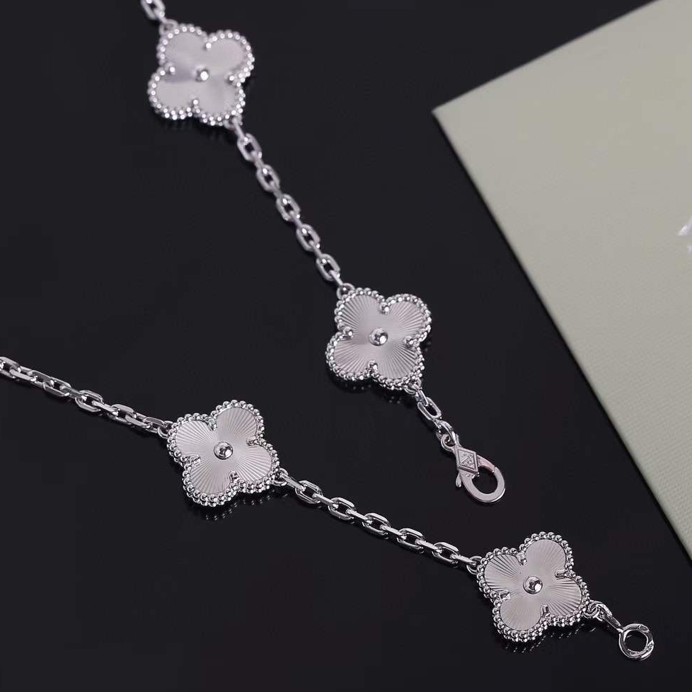 Van Cleef & Arpels - Alhambra Four Leaf Lucky Series 20 Theme Necklaces