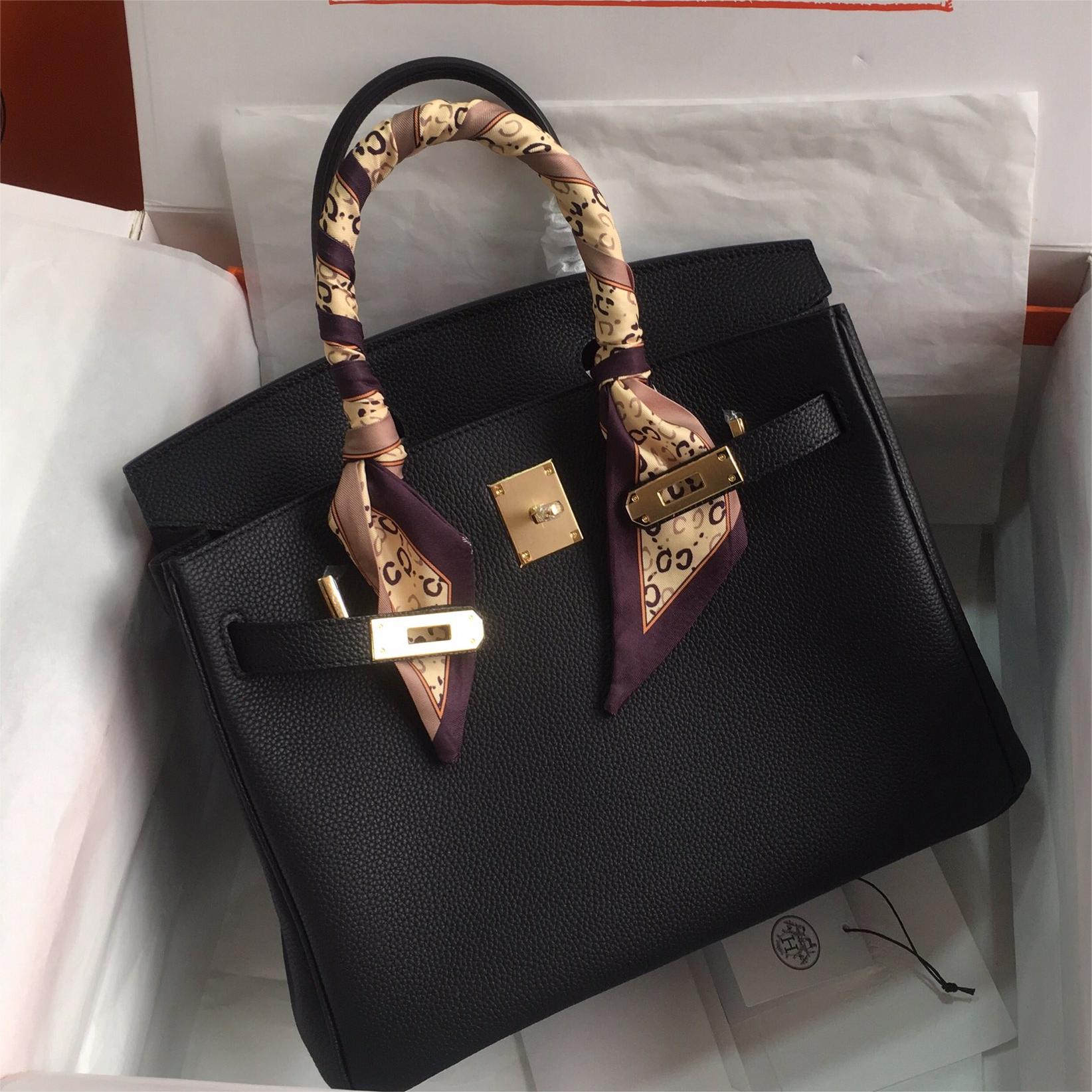 Hermès-Platinum Birkin