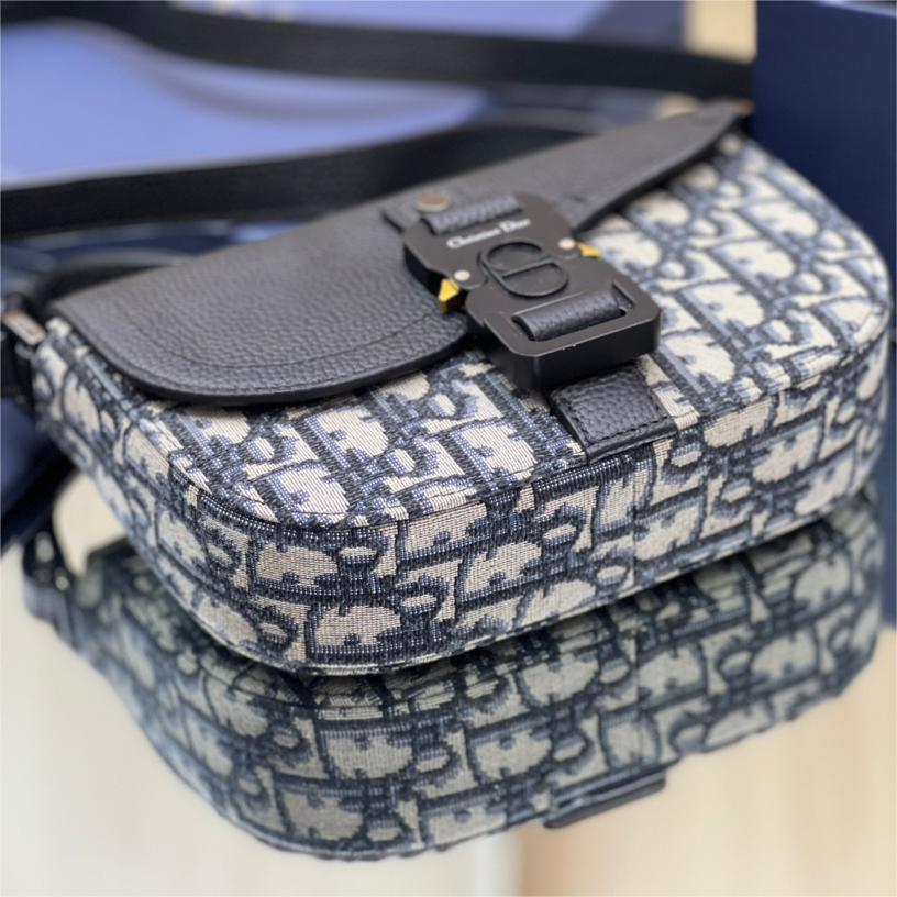 Dior-Black grain cowhide saddle bag