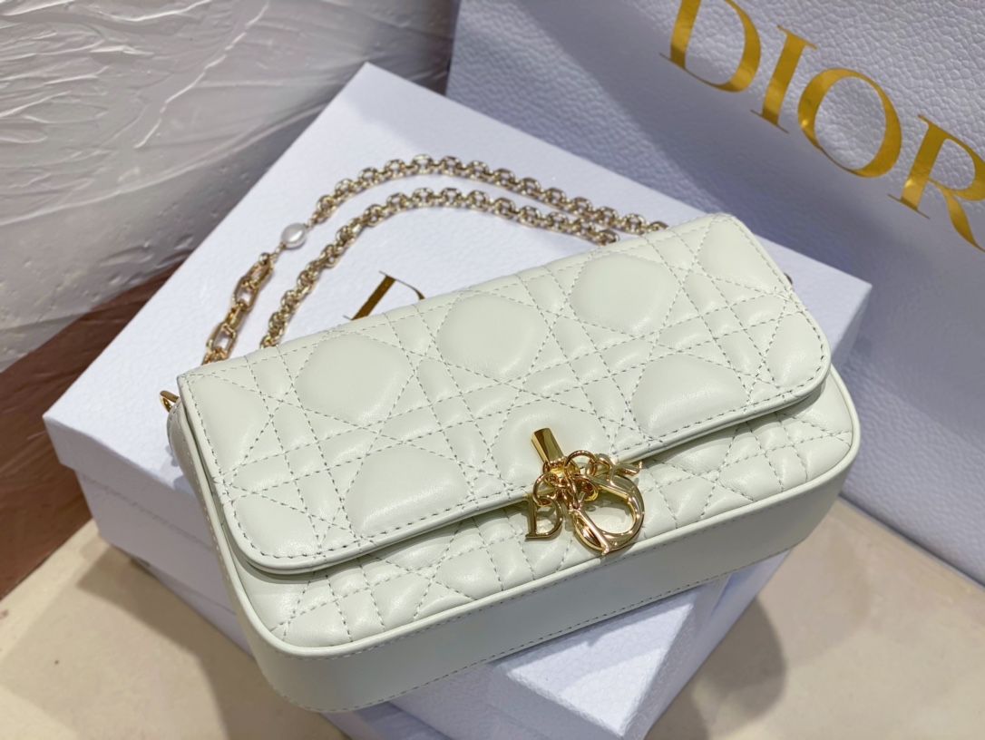 Dior-Lady Dior Pearl Phone Bag