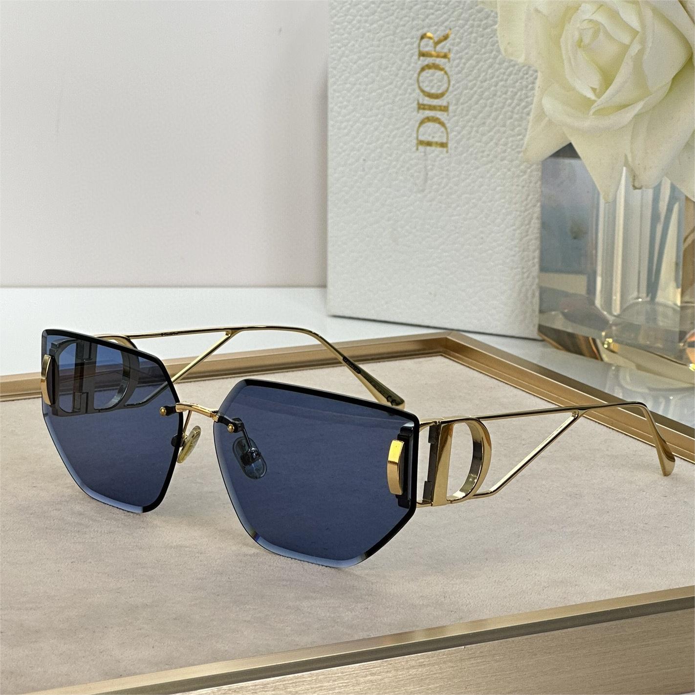 Dior-30 montaigne b3u